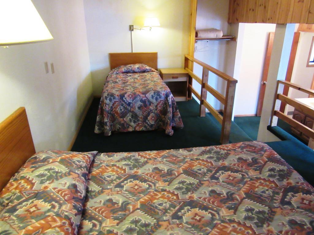 Travelers Lodge West Yellowstone Szoba fotó
